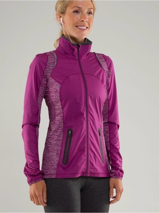 lululemon athletica Jackets & Blazers - Lululemon Run Featherweight Hybrid Jacket Dew Berry Sz 4 B133